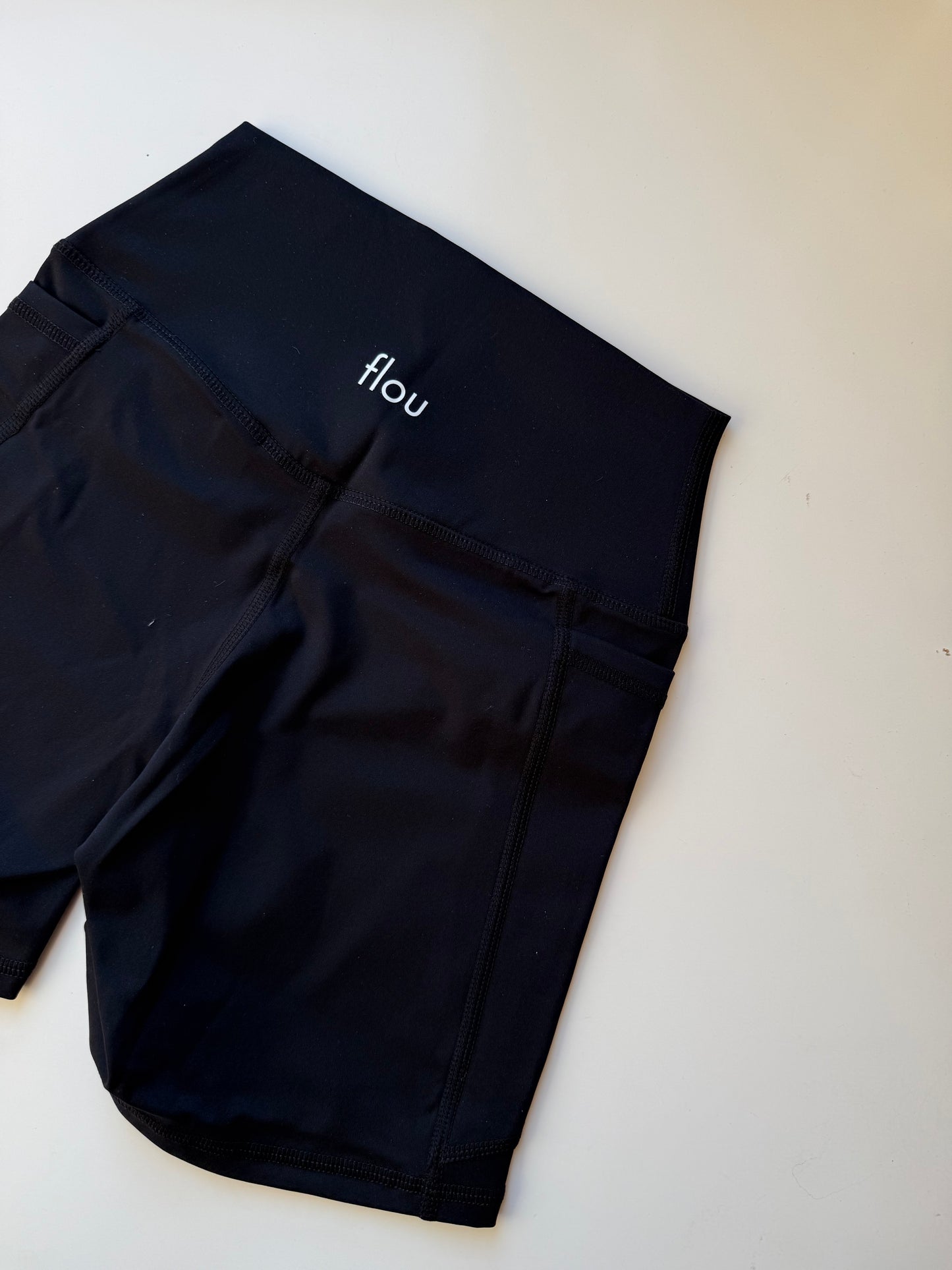 Short Pocket Sofi Negro
