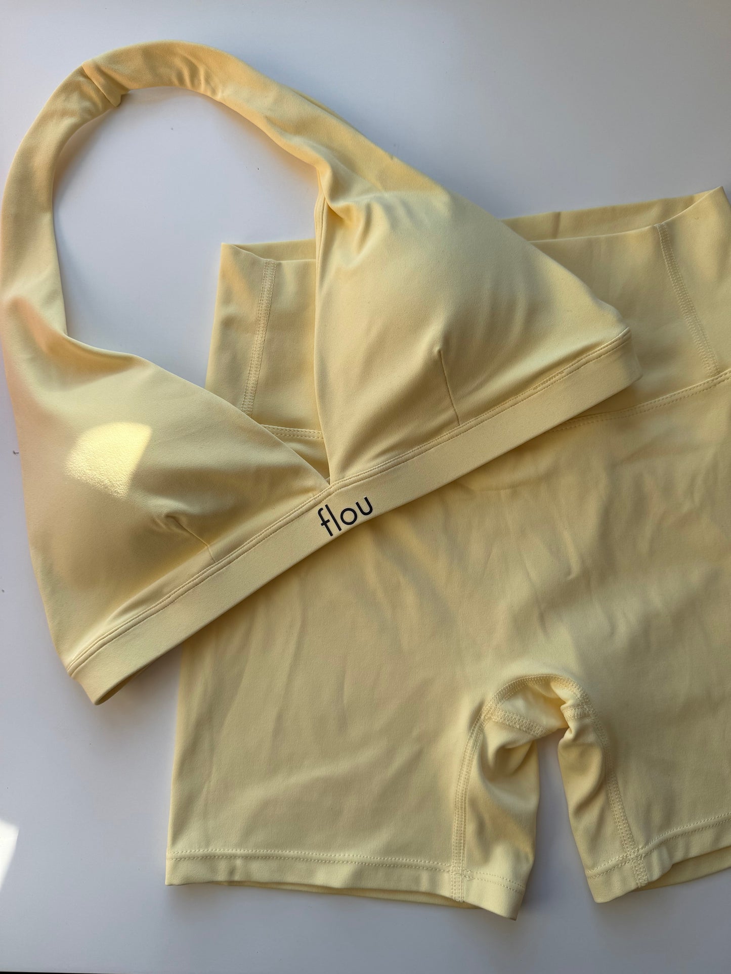 Short Biker Basic Mantequilla